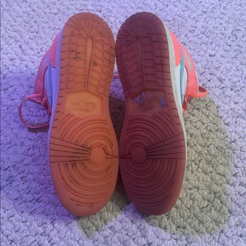 Nike Air Jordan 1 Mid in Crimson Pulse - Picture 6 of 6